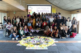 Imagen alusiva a “Las Lunas en la política” y la política en las voces de las mujeres